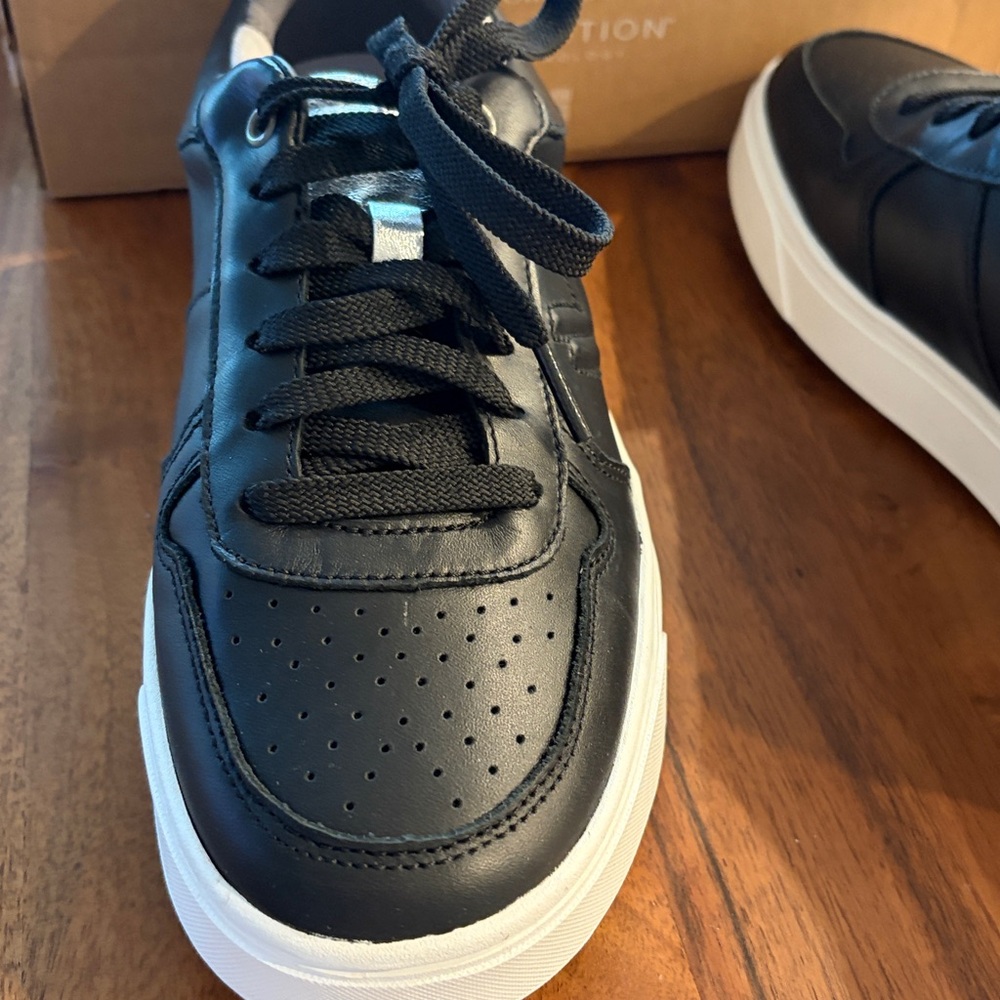 Vionic Black leather Vionic Shoes - Picture 8 of 10